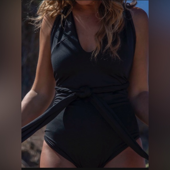 Hackwith Design House Everything One Piece Black Swimsuit Size S - Picture 9 of 15